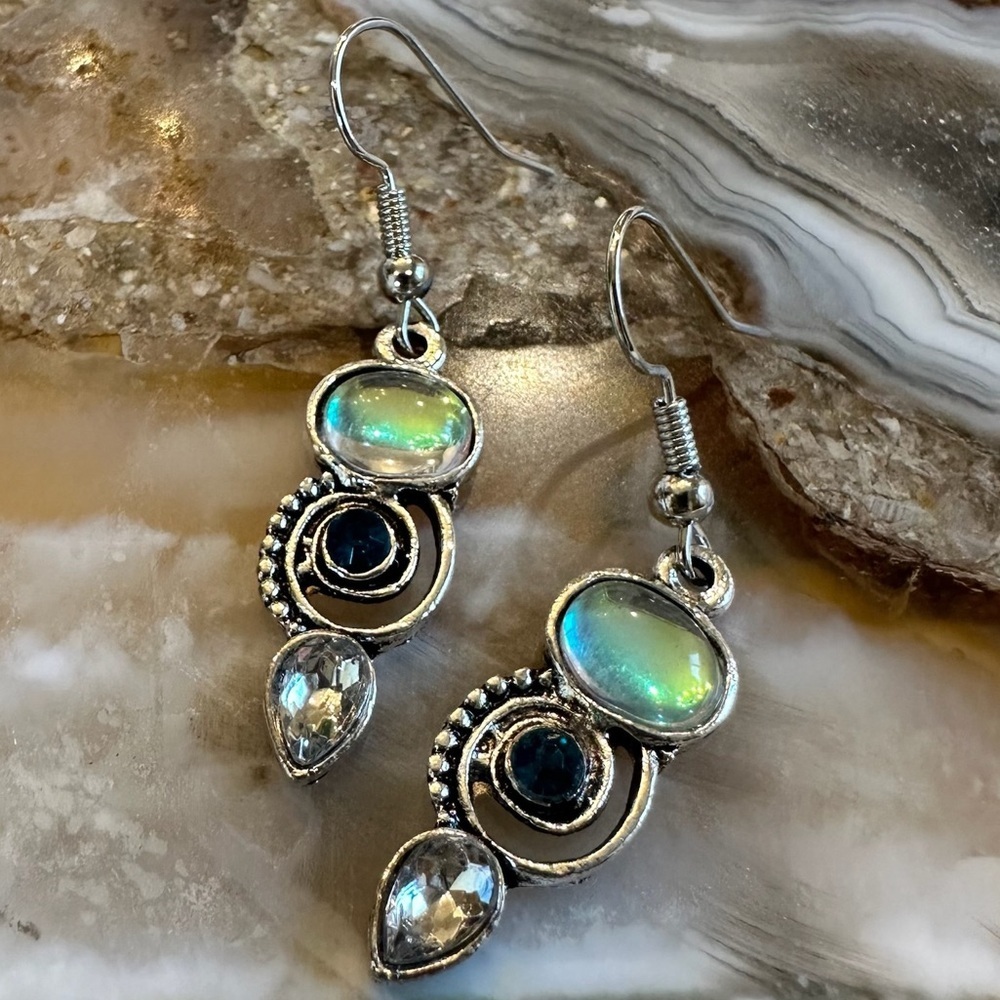 3032 Iridescent Silver and Blue Swirl Earrings
